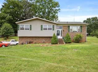 126 Twin Pines Ln, Max Meadows, VA 24360