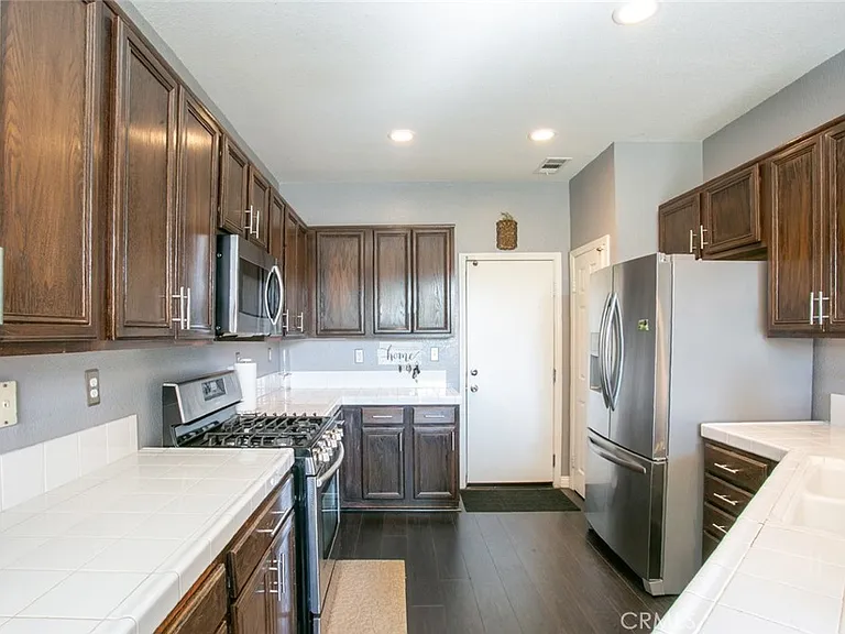 29208 Dakota Dr — Photo 9