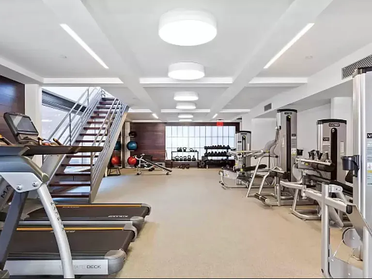 200 E 11th St #Penthouse 1 — Photo 19