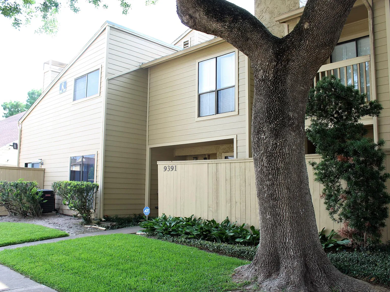 2 bed, 1.5 bath, 1150 sqft, $1,245 — Photo 1