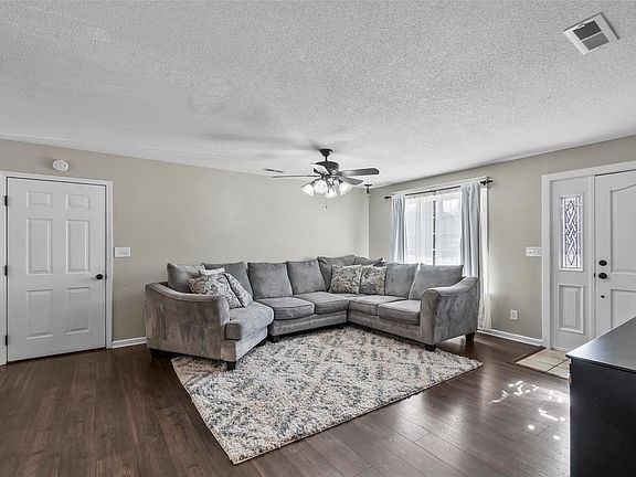 4th image of 106 Green Acres Dr