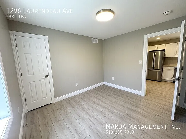 1296 Laurendeau Ave — Photo 15