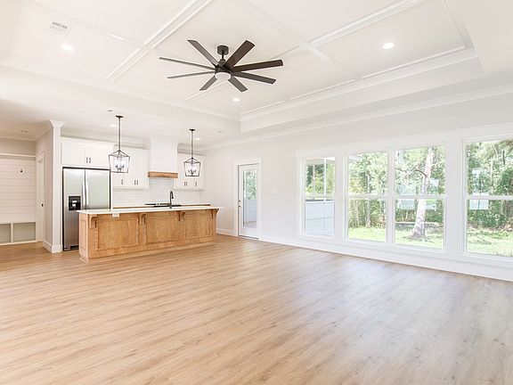 4th image of 7665 Kayla Dr