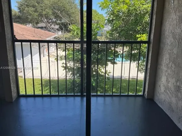 617 Ixoria Ave APT 16, Fort Pierce, FL 34982