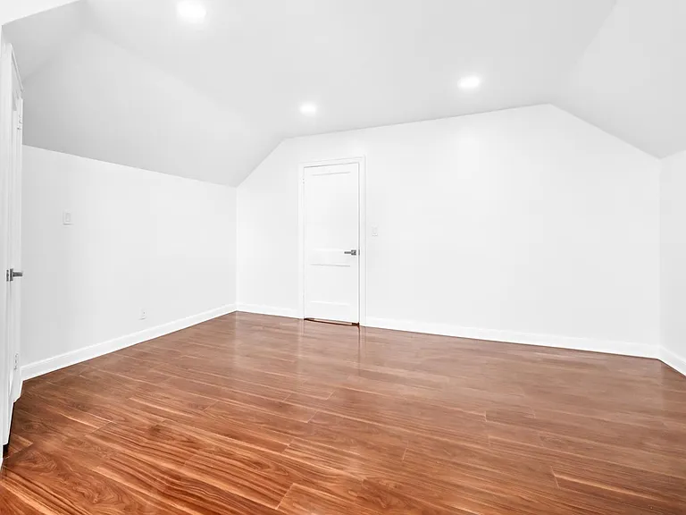 284 Macarthur Ave #2 — Photo 14
