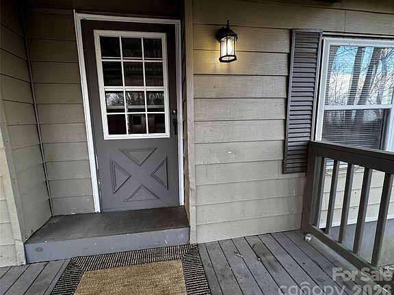 5th image of 806 & 810 Hutch Mountain Rd