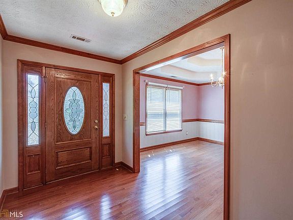 3rd image of 435 Salem Ridge Ct