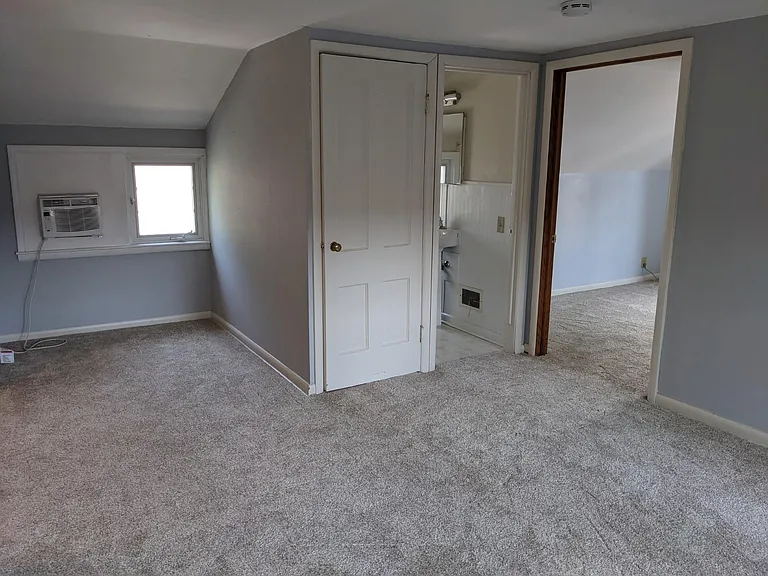 1906 E Mifflin St #2 — Photo 16