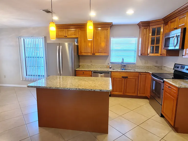 1885 Country Meadows Ct — Photo 2