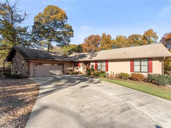 5788 Norton Cir, Flowery Branch, GA 30542