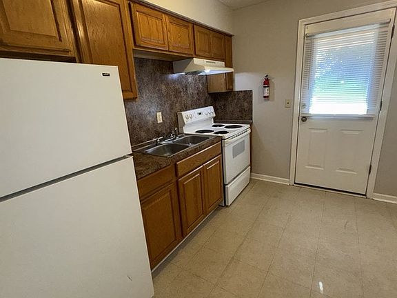 3rd image of 207 19th St APT B1