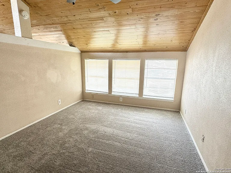 538 W Elsmere Pl — Photo 15