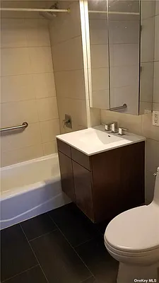 Sold by Chase Global Realty Corp | media 21