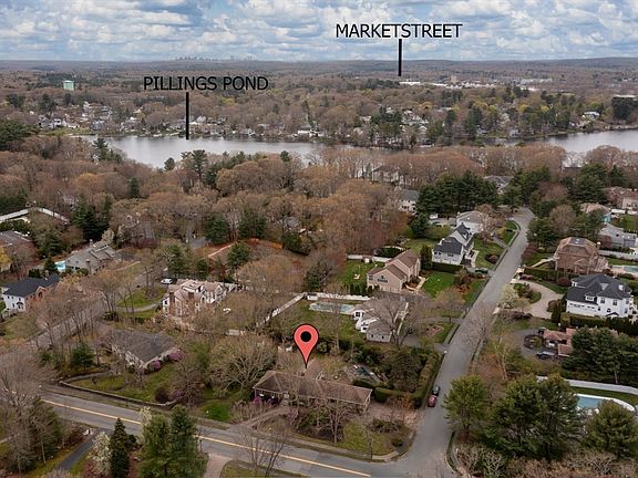 3rd image of 15 Wildewood Dr