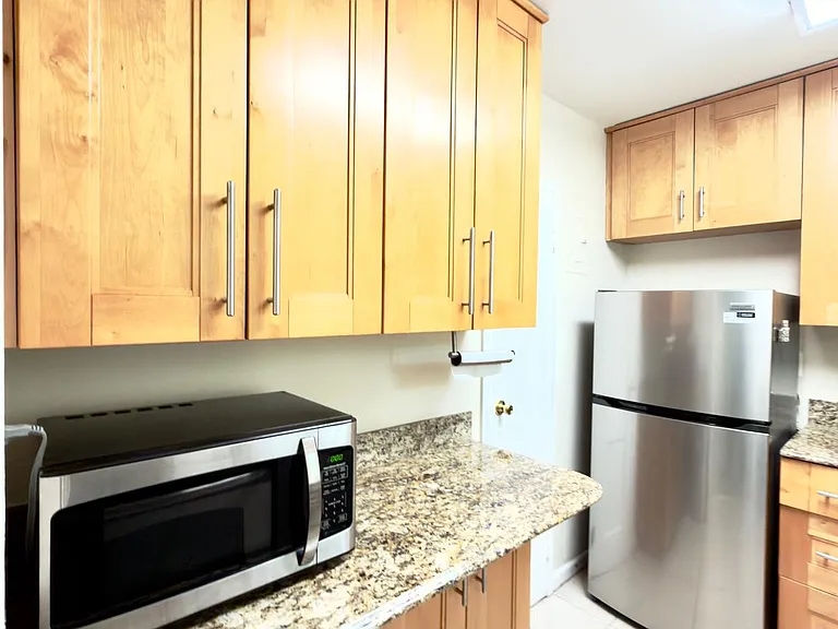 10311 Montrose Ave #202 — Photo 7