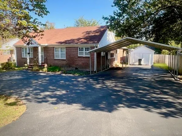 1210 W Market St, Bolivar, TN 38008