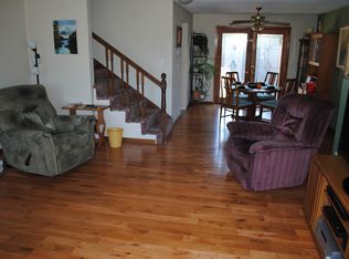 2307 N 15th St, Springfield, OR 97477