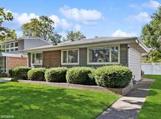 150 N Caroline Ave, Elmhurst, IL