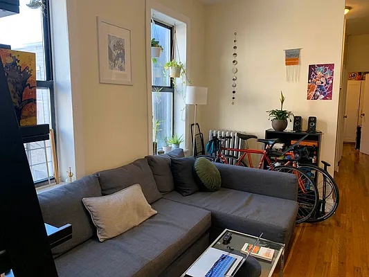 Rented by Yup Realty LLC | media 42