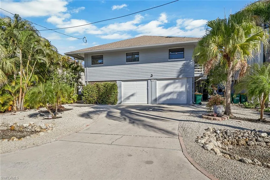3 bed, 3.5 bath, 1495 sqft, $9,500 — Photo 2