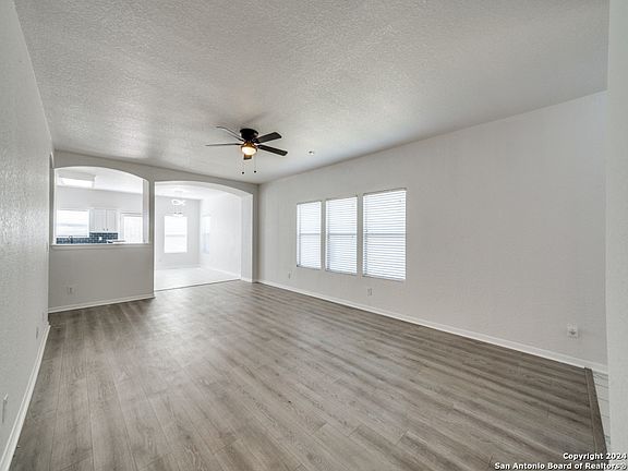 5th image of 10338 ROYAL EST