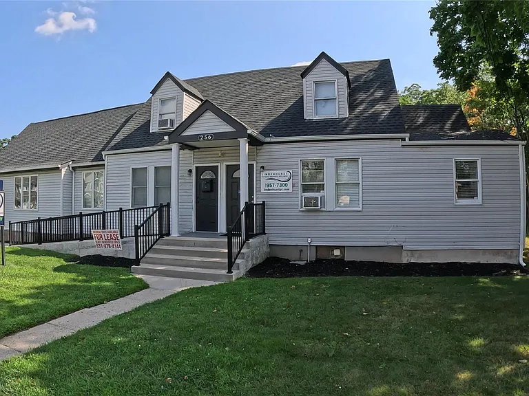 256 N Wellwood Ave — Photo 1