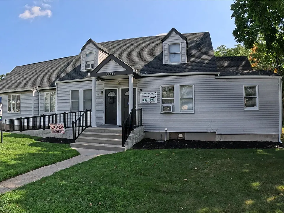 256 N Wellwood Ave