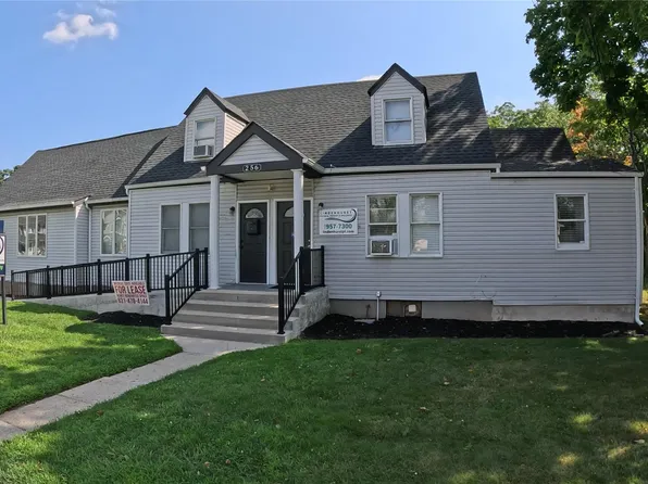 256 N Wellwood Ave, Lindenhurst, NY 11757