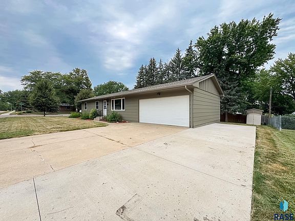 2nd image of 5504 W 32nd St