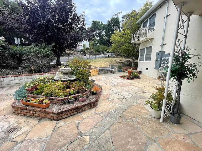 1720 San Carlos Ave — Photo 13