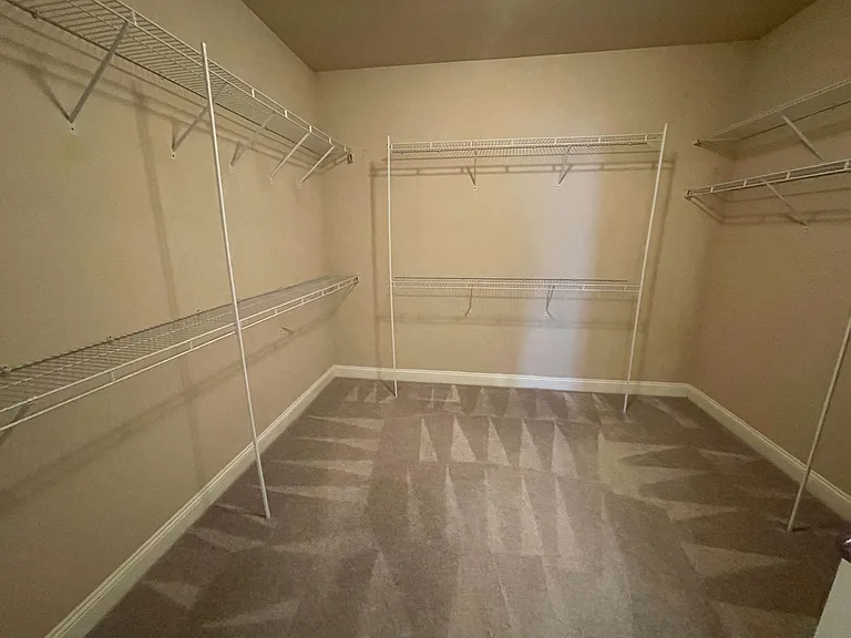 654 Dutchmans Creek Trl — Photo 14