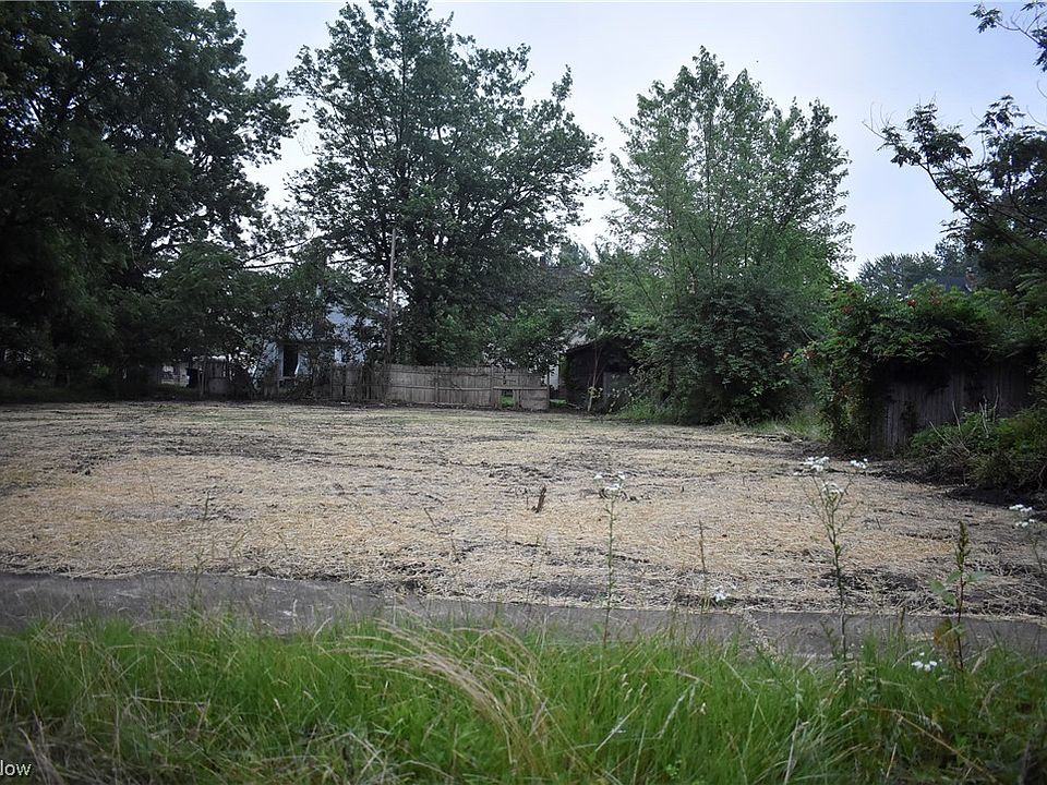 2nd image of 737 East Ave SE