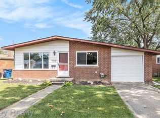 8252 Hillcrest Blvd, Westland, MI
