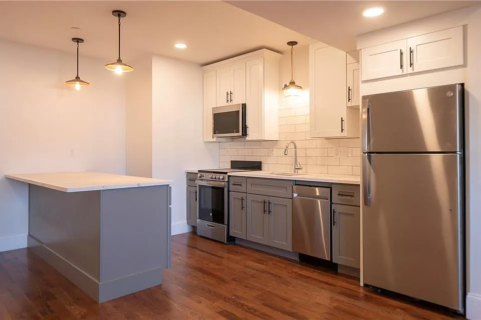 15 Cranston Ave #18