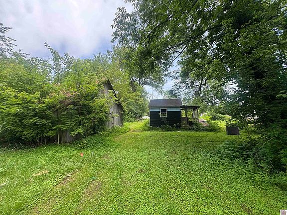 4th image of 398 Highway 1748 E