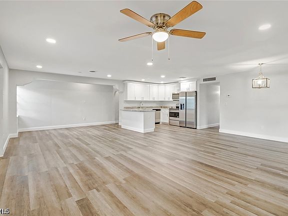 5th image of 805 Leeland Heights Blvd E