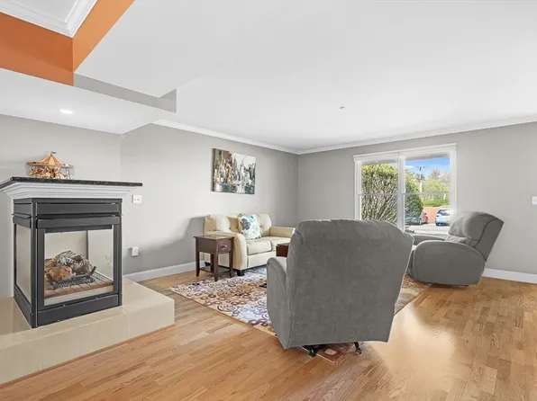 218 Rangeway Rd Unit 232, North Billerica, MA 01862