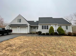 39 Old Coach Rd, Tisbury, MA 02568
