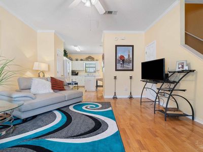 1147 Bloodworth Ln, Pensacola, FL, 32504