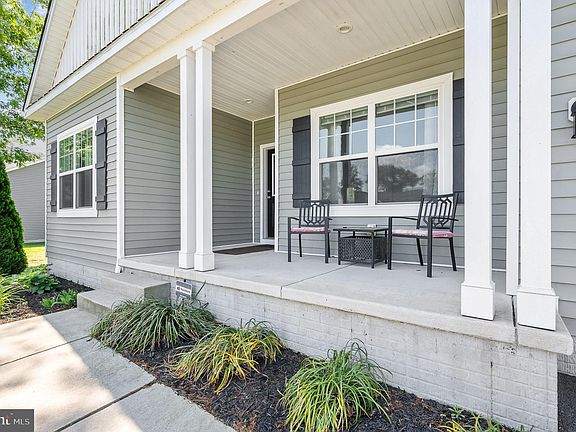 4th image of 20667 Woodlake Cir