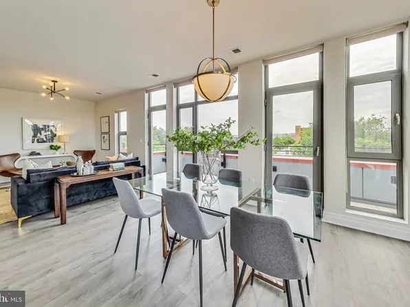 900 11th St SE Unit 403, Washington, DC 20003