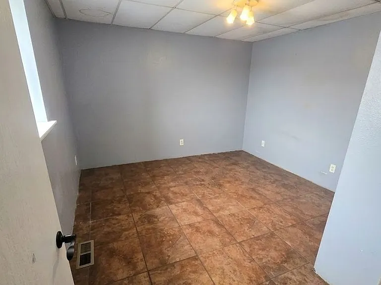 505 Oak St — Photo 40