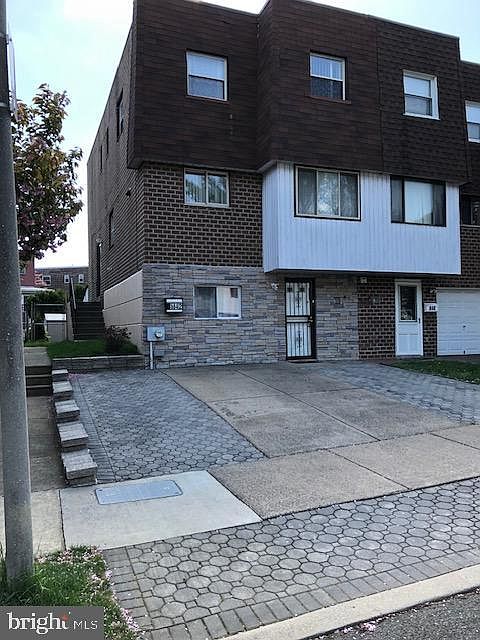 1st image of 842 Centennial Sq N