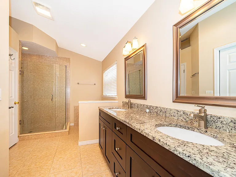 7709 Apple Tree Cir — Photo 12
