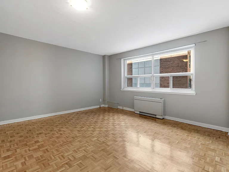 335 Cooper St — Photo 31