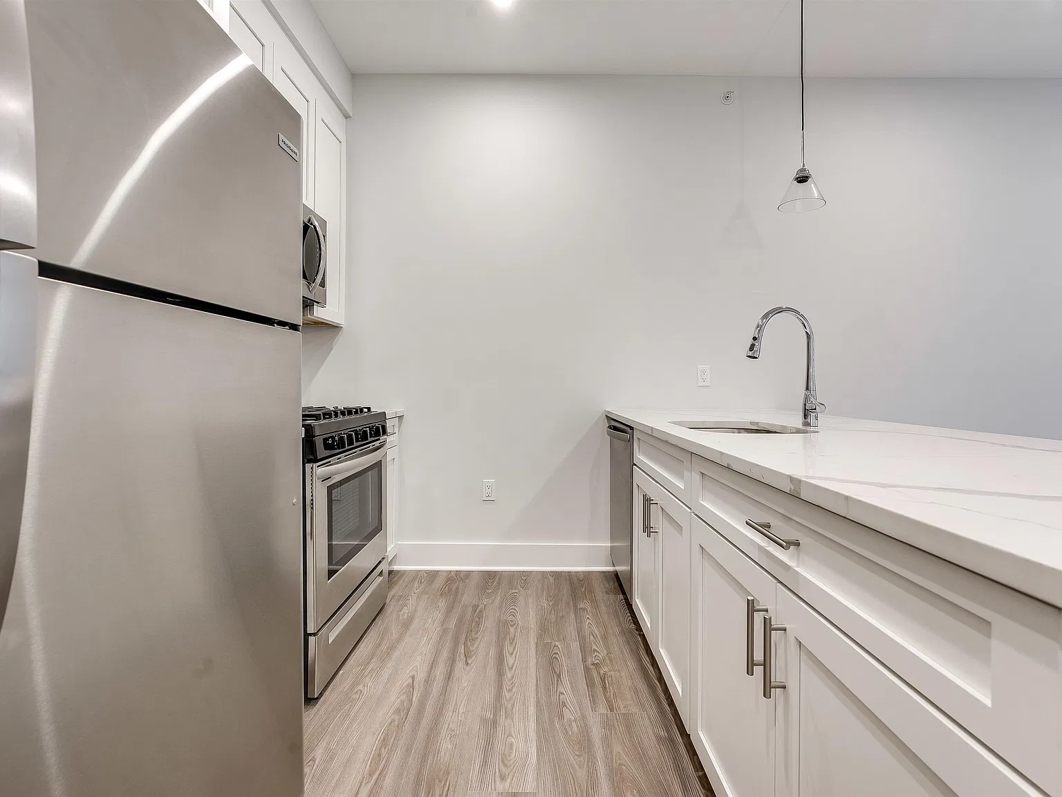 1 bed, 1.0 bath, $2,350 — Photo 1