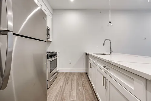 658 Grand St Photo 1
