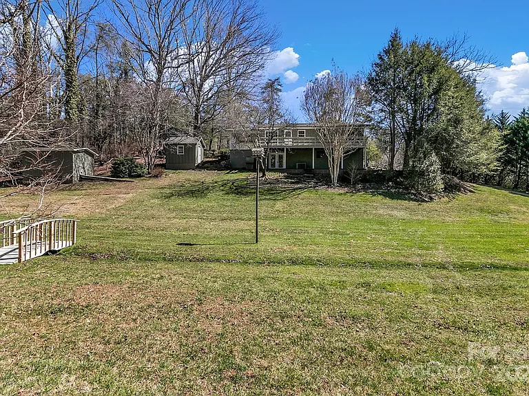 1085 Jenkins Valley Rd — Photo 24