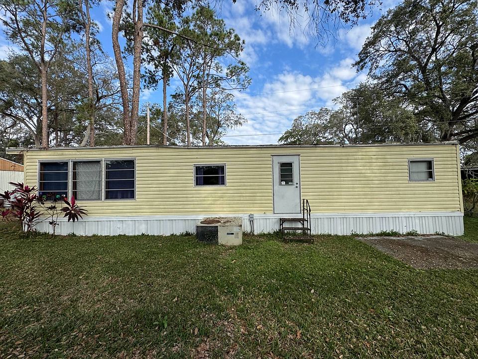 1st image of 2207 Spruce Ln #80
