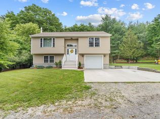 6 Lees Ln, Glocester, RI 02814
